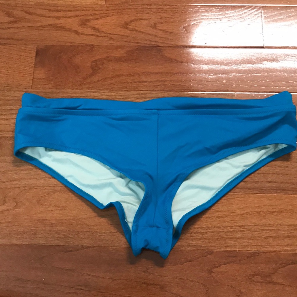 Vs swim bottom